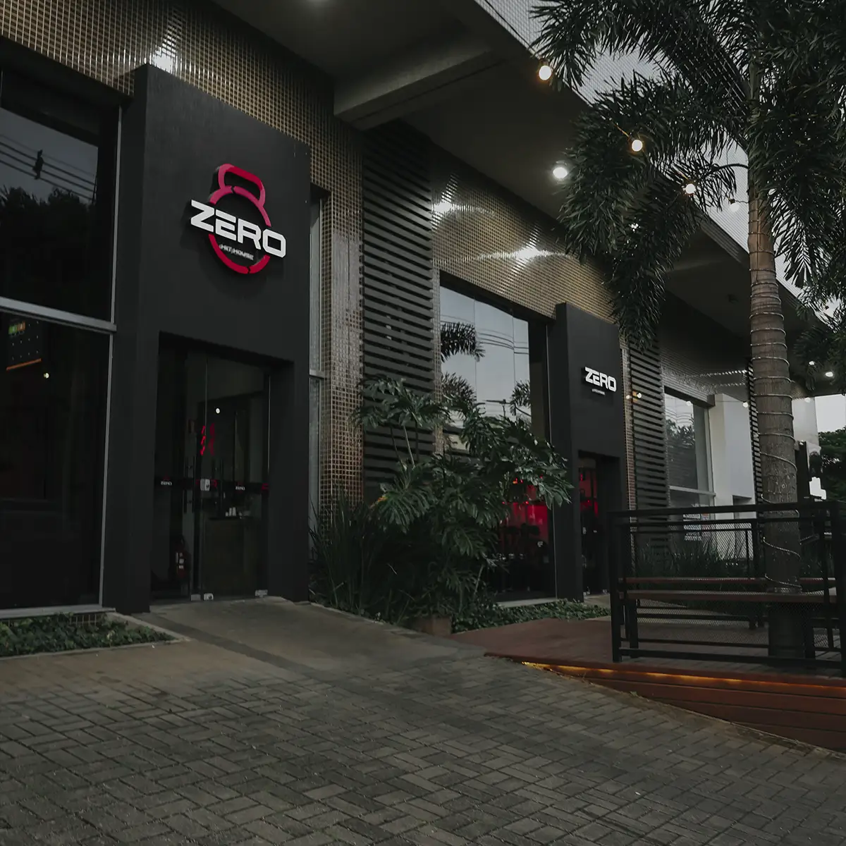 Vista interna da academia Zero HIIT House